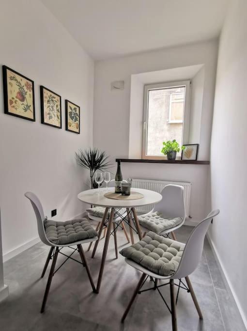 Apartament Przy Rynku Jelenia Gora Luaran gambar