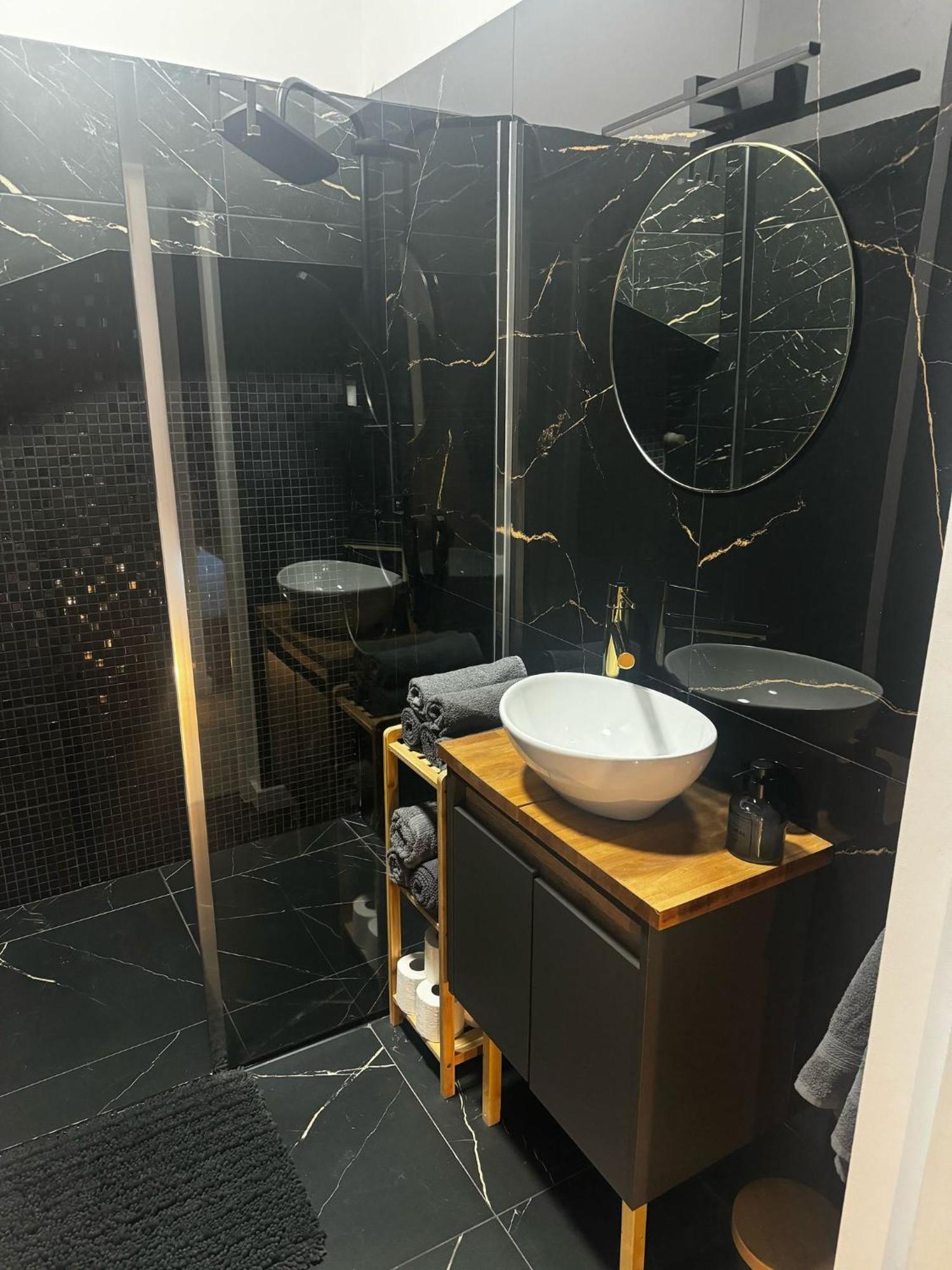 Apartament Przy Rynku Jelenia Gora Luaran gambar